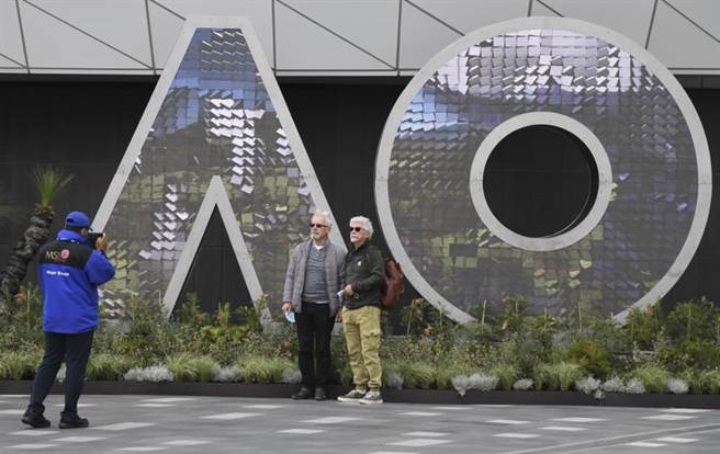 盧彥勳傷癒復出，首輪直落三不敵奧普卡出局。(美聯社)