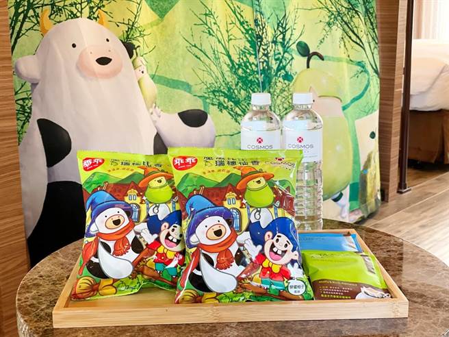 天成饭店集团与国民经典零食「乖乖」跨品牌联名合作。（天成提供）