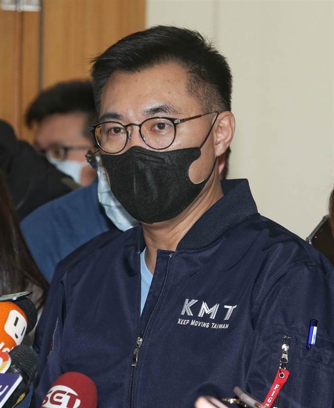 国民党8日召开记者会，党主席江启臣（图）宣布「反莱猪、绑大选」的双公投连署不到30天就破50万份，并表示能在短时间内取得连署，真正的因素不是国民党的努力，而是蔡英文的专断，更是民进党的傲慢。（王英豪摄）