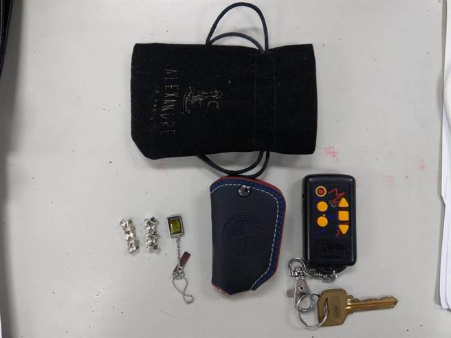 高市警三民一分局日前接获报案，称住家内遭不明人士下手行窃，家中名牌耳环、手表、皮包、现金等物不翼而飞，失窃总金额高达116万元。(高市警三民一分局提供／洪浩轩高雄传真)