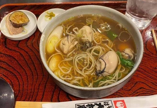 謝長廷在東京郊區找到一家蚵仔麵，於臉書分享食記。（圖／摘自謝長廷臉書）