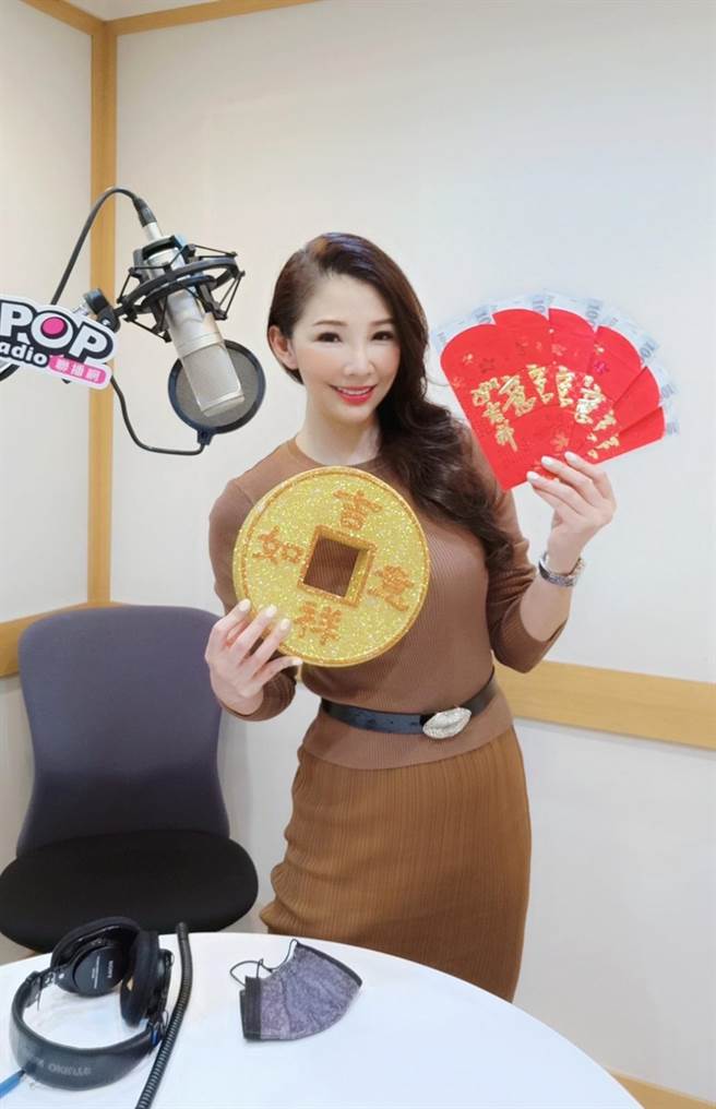 POP Radio台长林书炜十分期待过年在广播听到自己唱的台呼。（POP Radio提供）