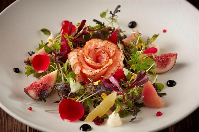 米其林餐盤推薦餐廳「THE WANG」推出BLOSSOM花綻饗宴。（王品提供）