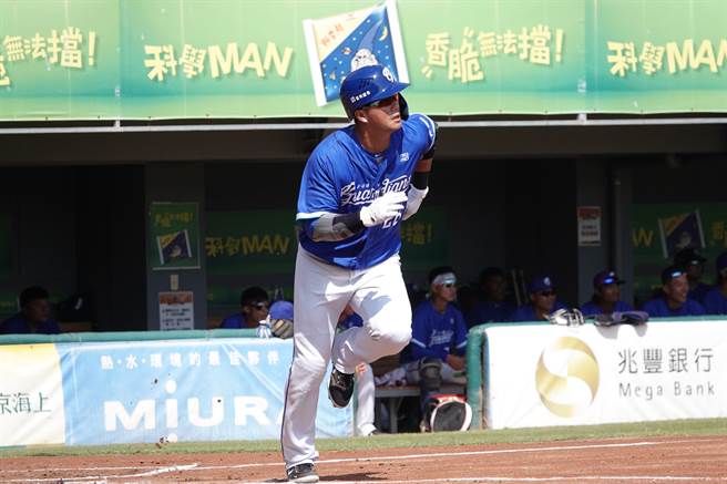 富邦悍將外野手高國輝。（毛琬婷攝）