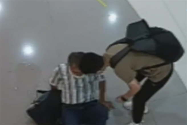 嘉義一名陳姓男子2020年7月間在台北轉運站一樓大廳踩到水灘滑倒，事後對於北市府公運處管理有疏失，於今年1月間提起國家賠償。（圖／中視新聞）