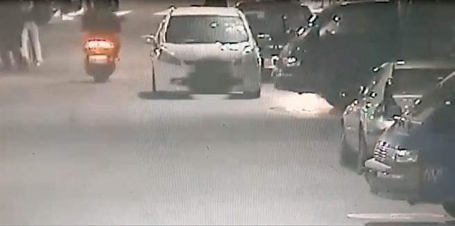 北市萬華區長順街水門口，8日凌晨發生鬥毆。圖／截圖至youtube