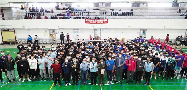 今年拒毒盃籃球賽共有20組優秀隊伍參賽。(圖/永慶房屋提供)