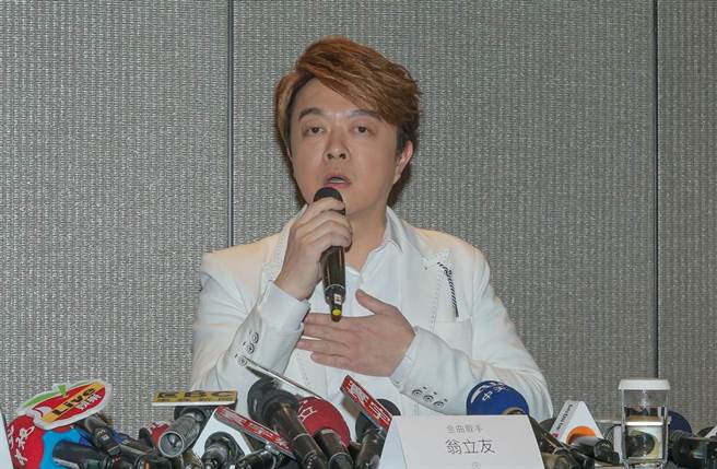 翁立友又捲性騷，遭服務生控開低級玩笑。（圖／盧禕祺攝）