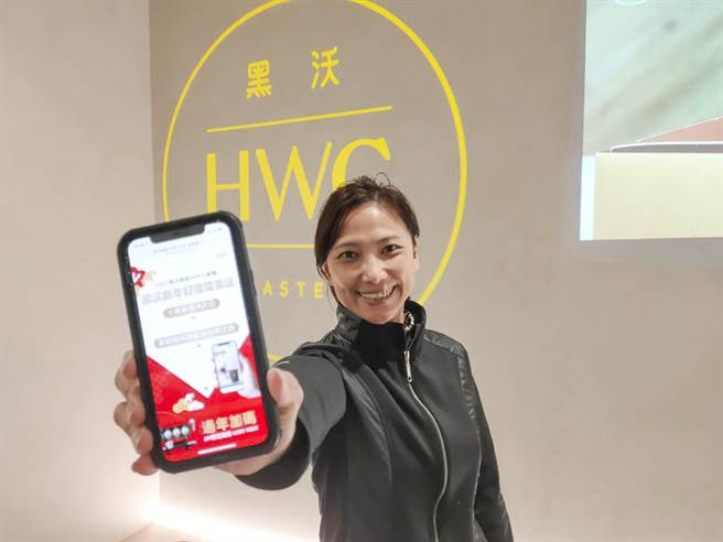 黑沃咖啡APP上線，召募期間免費30萬杯送給會員，會員還可以在北部訂購，分享給南部的朋友至鄰近門市兌取咖啡。（歐客佬咖啡提供／馮惠宜台中傳真）