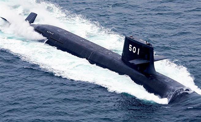 日本海自苍龙号潜舰，可注意到尾舵採用x型。(图/JMSDF)