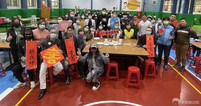 大同育幼院今（8日）举办全院师生年度感恩餐会。（大同育幼院提供）