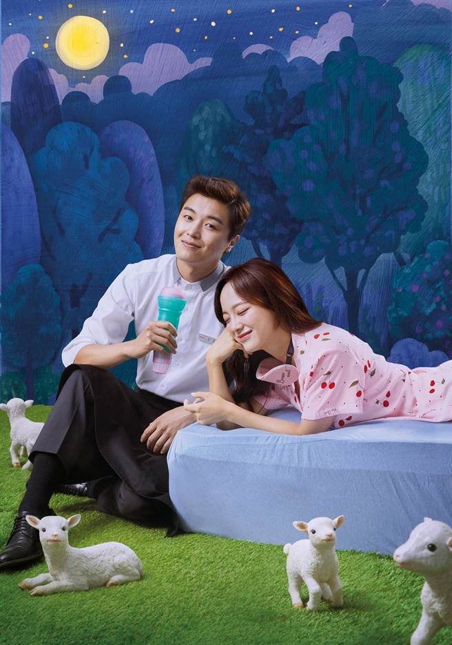 延宇振（左）与金世正实际年纪相差12岁。（纬来戏剧台提供）