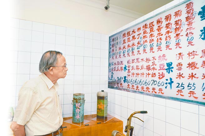 文史專家莊永明與作家林文義同為大稻埕人。（迪化207提供，中時資料照片）