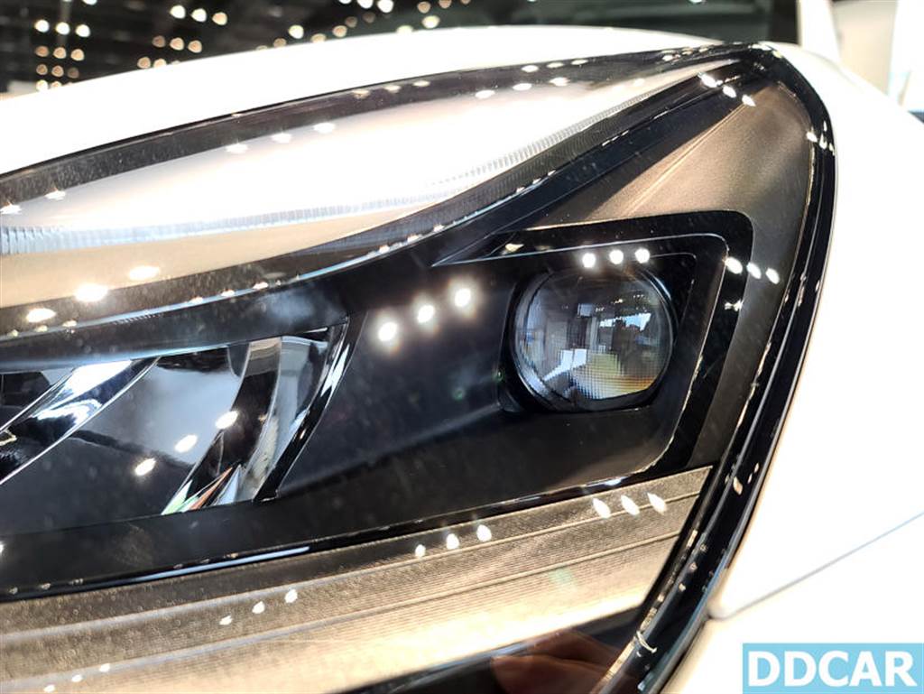 台灣第一季 Model 3 新車配備全新魚眼頭燈，但沒有加熱方向盤