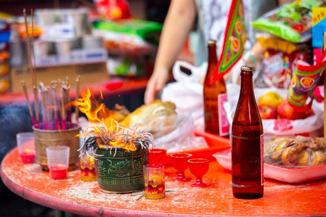 运势命理网站「旺好运」分享祭拜土地公的要点和秘诀。（示意图／shutterstock）