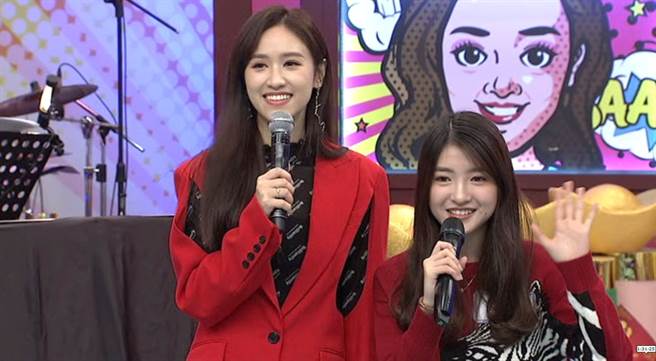 《小明星大跟班》(左)SANDY&(右)韩菲录除夕特别节目。(中天综合台提供)