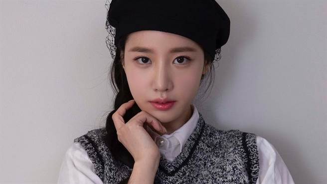 祚弦近日在IG上更新近况晒出火辣腿根引暴动。（图／IG@____jjjjohyuns ）