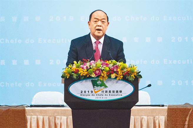 澳门今日展开新冠病毒疫苗接种计划，特首贺一诚早上到仁伯爵综合医院注射首剂国药新冠疫苗，他表示注射时无特别感觉，会按时注射第二剂疫苗。（新华社资料照）