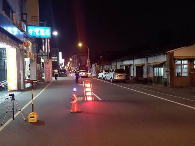 春节将近，苗栗县迈入酒驾高峰期，苗栗县警局表示将加强易肇事路段路检，呼吁民眾酒后指定代理驾驶、搭乘大眾交通工具。（苗栗县警局提供／巫静婷苗栗传真）