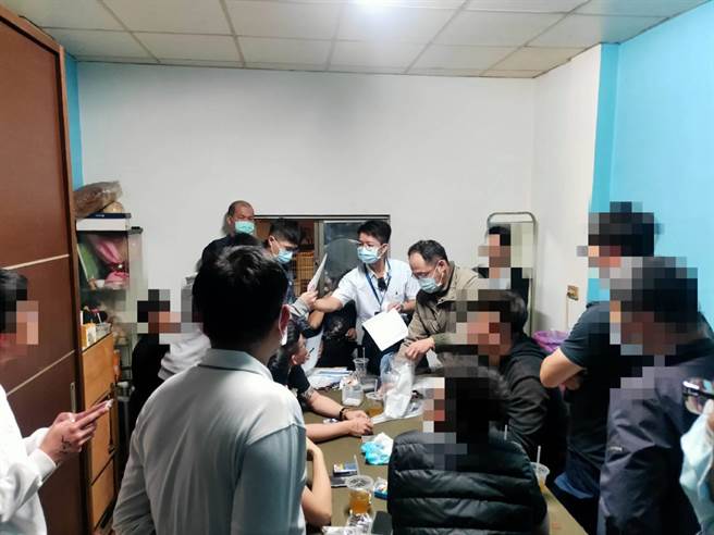 台南市警五分局九日查获一处天九牌大赌场。（读者提供／程炳璋台南传真）