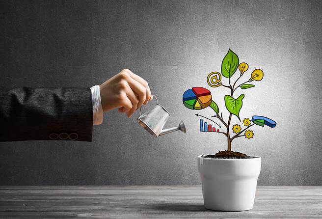 过年冰箱塞好塞满？小心金钱在冰箱里腐烂了！(图/小花平台保险提供)