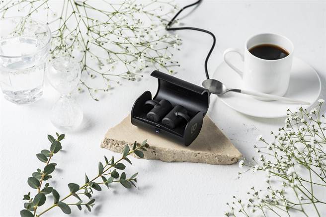 BoCo PEACE，共黑、白 2色，定价6880元。（BoCo PEACE提供）