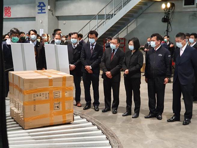 蔡总统视察台北港 肯定CIQS团队防堵非洲猪瘟(叶书宏传真)