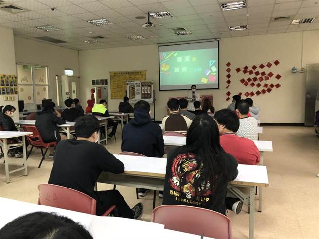 桃療為推動衛生福利部政風處就偏鄉學校及弱勢學童廉潔教育校園宣導，特別於今日下午2時許在青少年健康學園，舉辦「新春廉心誠長聯歡活動」。（姜霏翻攝）