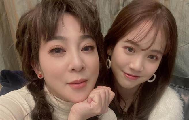 王彩桦包给女儿破万红包。（图／FB@王彩桦）