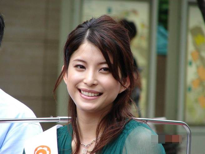 昔当红女团成员上原多香子。(取自日网)