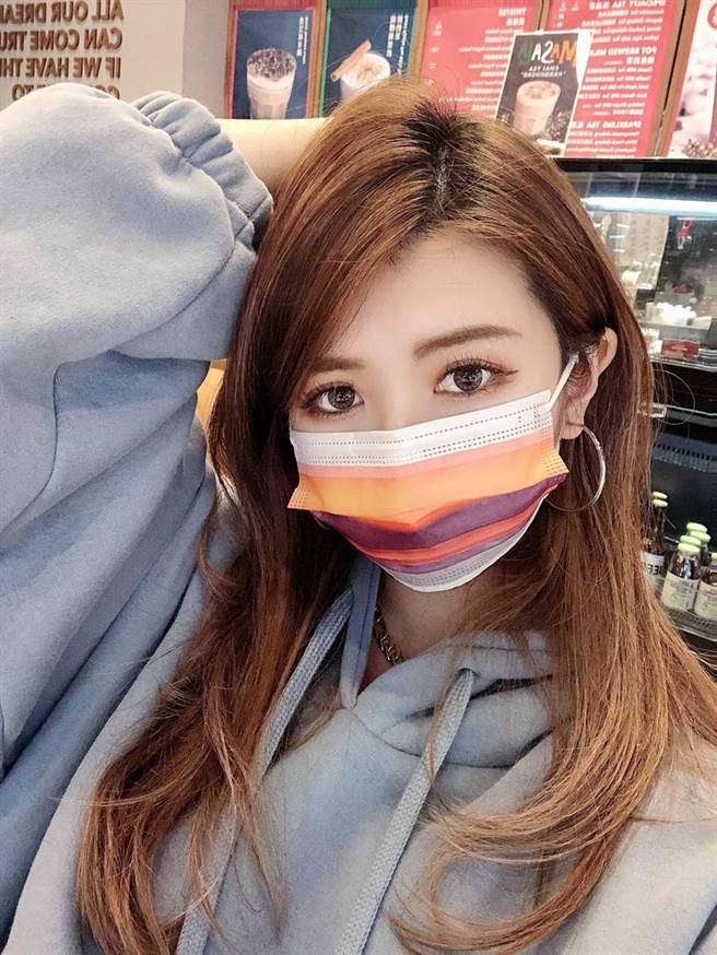 POYA寶雅限量開賣極光口罩。圖／寶雅提供