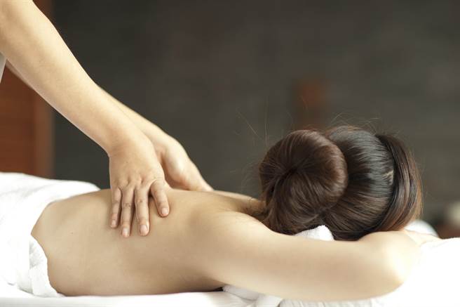 涵碧楼推出春季限定，樱花芳疗课程。（涵碧楼提供／廖志晃南投传真）