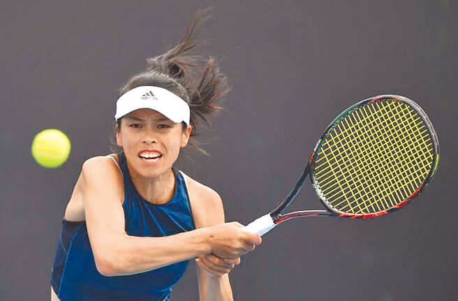 謝淑薇直落2輕鬆擊敗對手，順利闖進澳網女單第2輪。（美聯社）