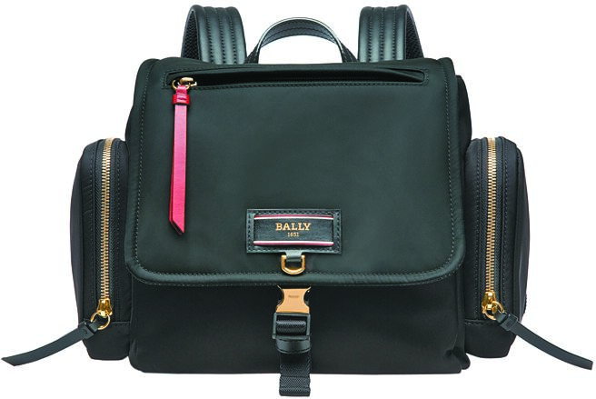 Bally Echo系列黑色尼龙小型后背包，2万7600元。（Bally提供）