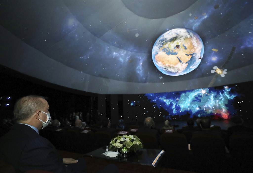 土耳其总统艾尔段今天公布一项10年太空计画，包括将在2023年送土耳其太空人上月球等野心勃勃的计画。图/美联社(photo:ChinaTimes)