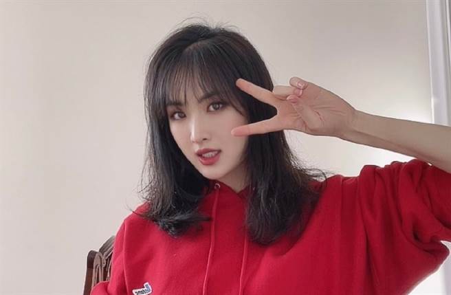 姚安娜日前宣布出道。（圖／翻攝自Annabel姚安娜微博）