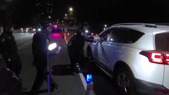 2021年農曆春節7天連續假期，交通警察大隊擴大規劃全市取締酒後駕車專案勤務。（台中市警察局提供／張妍溱台中傳真）