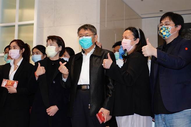 業者擔心春節後住房率會下降，柯文哲說，防疫旅館退場機制，就是依照市場機制，有需要就擴張。（北市府提供／游念育台北傳真）