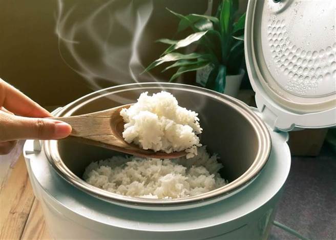 日本廚師煮飯秘技 電鍋內加冰塊米粒好吃到爆 生活 中時新聞網