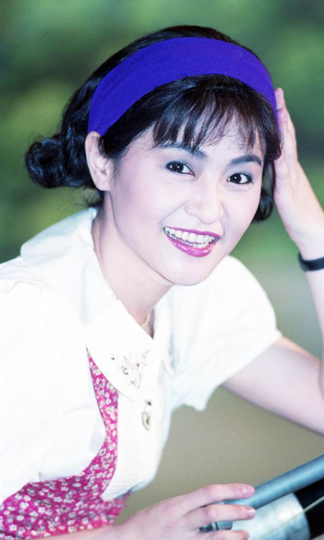 程秀瑛靠着治疗、信教、画画走出忧郁阴霾。(图/中时资料照)