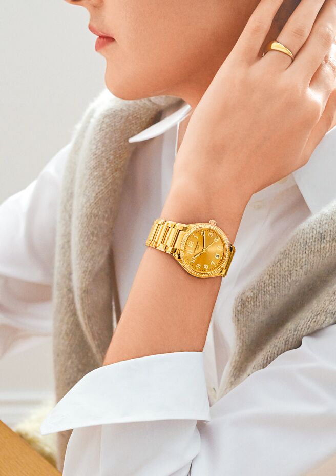 百达翡丽一开春发表3款Twenty～4女表，各具风情，图为Twenty～4 Automatic编号7300/1200R-011玫瑰金镶钻自动腕表（Patek Philippe提供）