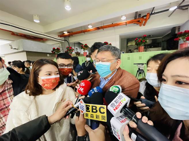 疫苗施打遙遙無期？柯文哲：民進黨轉移焦點能力強 不怕成執政壓力。（吳康瑋攝）