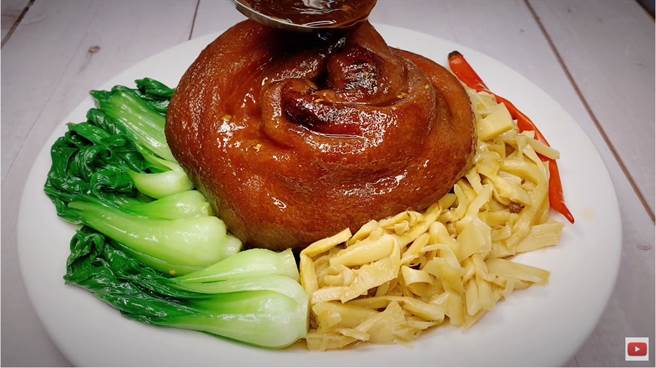 经典年菜富贵蹄膀！先炸再滷皮Q肉嫩超入味！