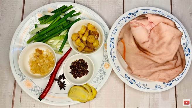 红烧蹄膀需要的食材