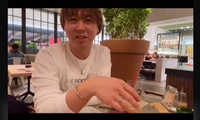 大陸網紅在日本花錢找出租男友，一見本尊超傻眼。(取自臭蛋你蛋姐快手)