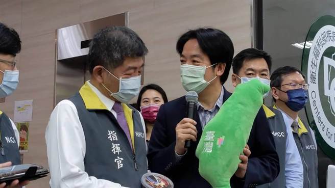 副总统赖清德小年夜至指挥中心慰问，并致赠伴手礼。（图为资料照）