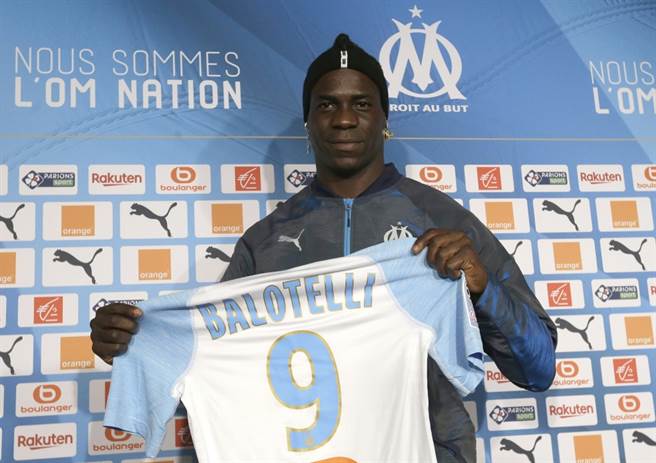 义大利前锋巴洛特利，现效力义乙蒙沙。（美联社资料照）