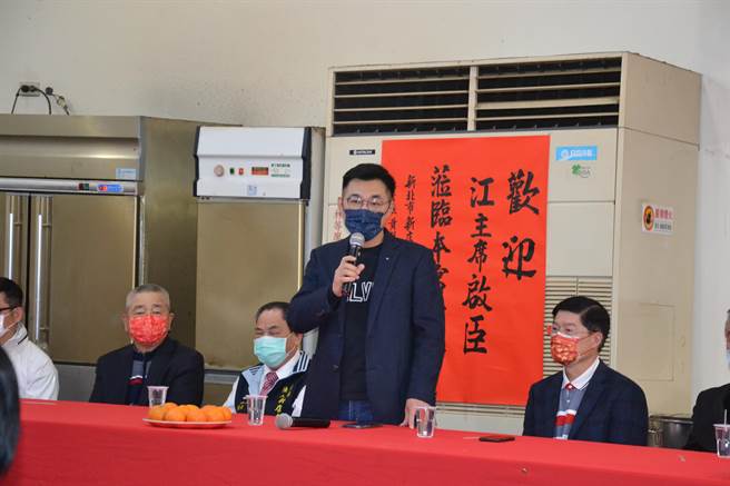 国民党立委蒋万安近日对参选台北市长松口，表示「该是我要扛的责任，我不会迴避」；国民党主席江启臣表示，外界对蒋万安有很高期待，但2022的布局仍要看各县市状况，须按照正常机制程序走。（记者蔡雯如摄）