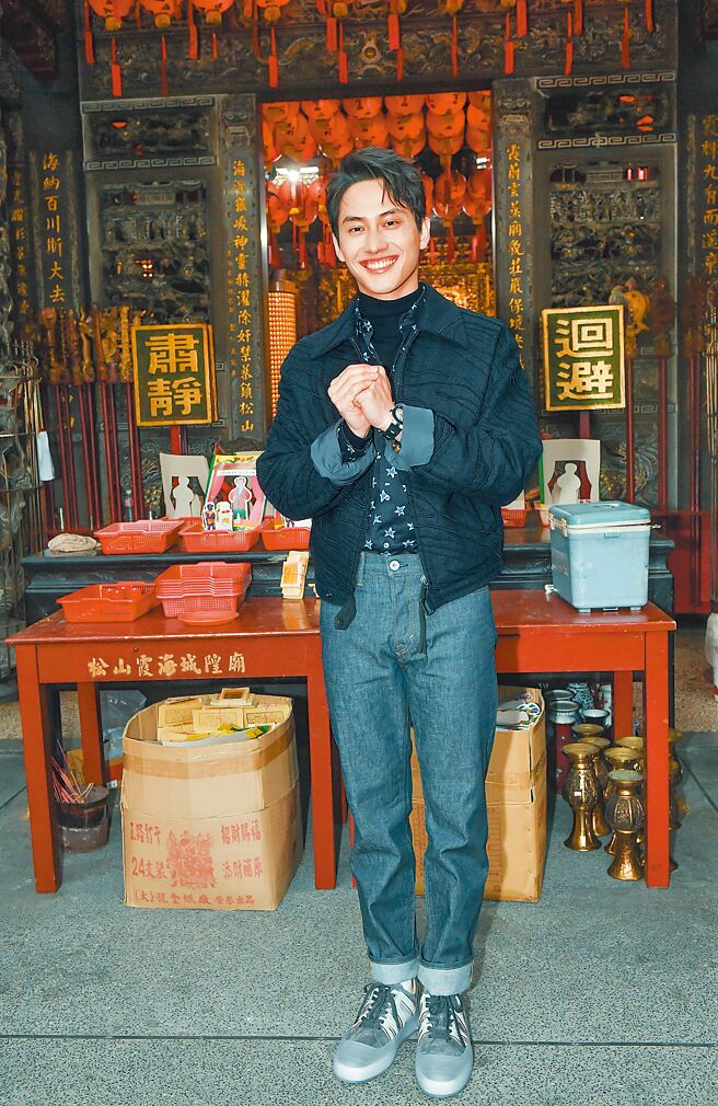 范少勋难忘春节开车载全家人出游。（卢祎祺摄）