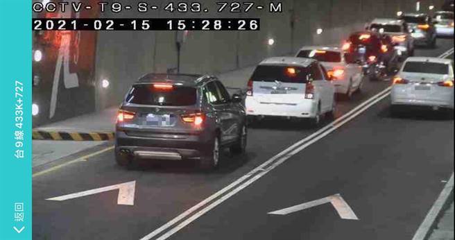 大年初四台东涌现返工车潮，台东南迴公路到屏东车潮不断，台东以台九线大武、太麻里、金崙、多良一带车潮较多，此外花东纵谷线也有车潮。（台东县警局提供／蔡旻妤台东传真）